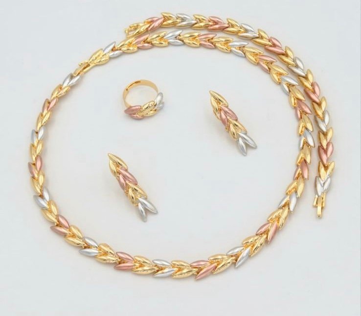 اكسسوار عصرى من 3الوان