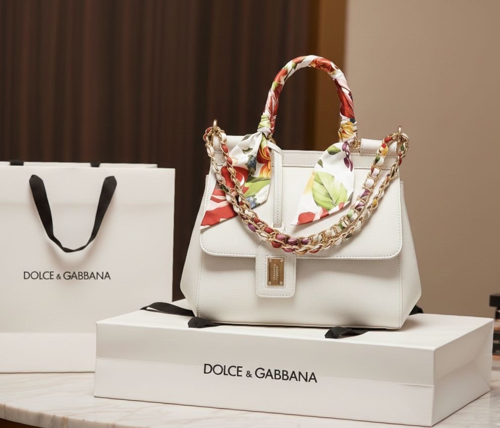 D&G Class A with box
Size 25 cm