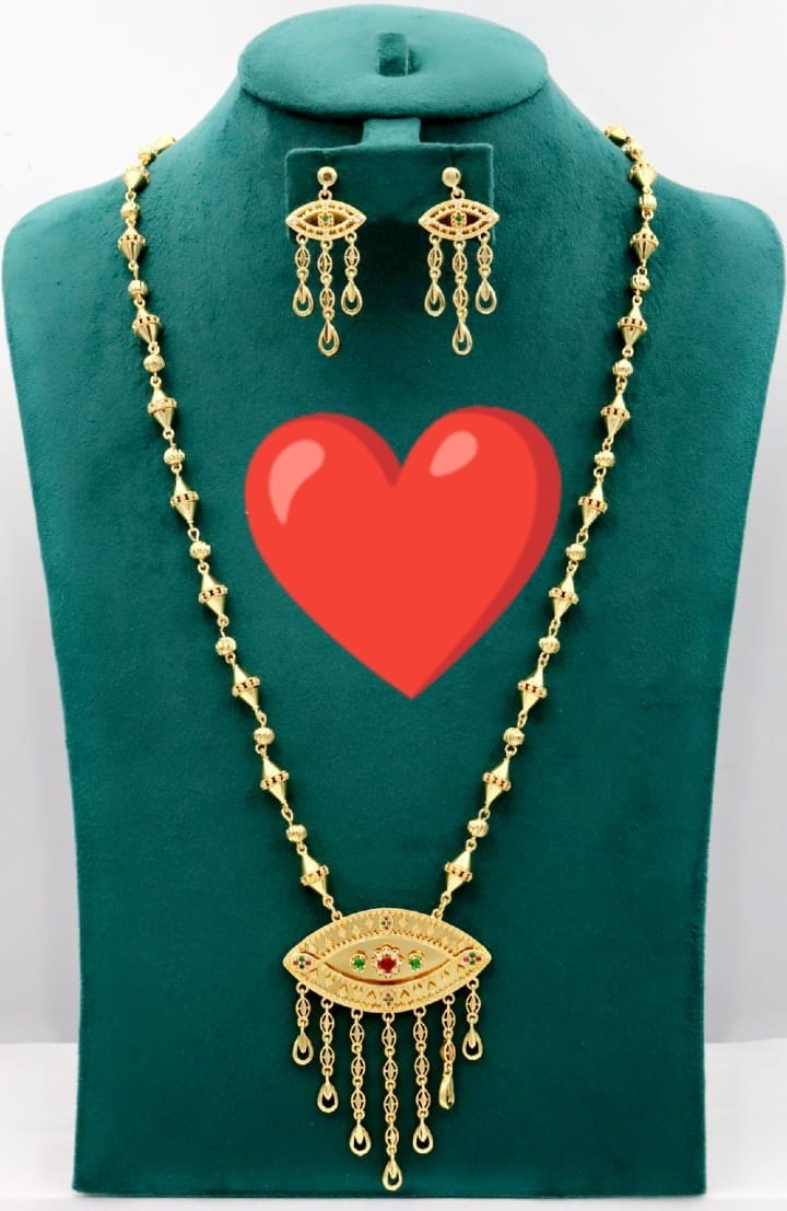 طقم ذهبي مستوحى من التراث
