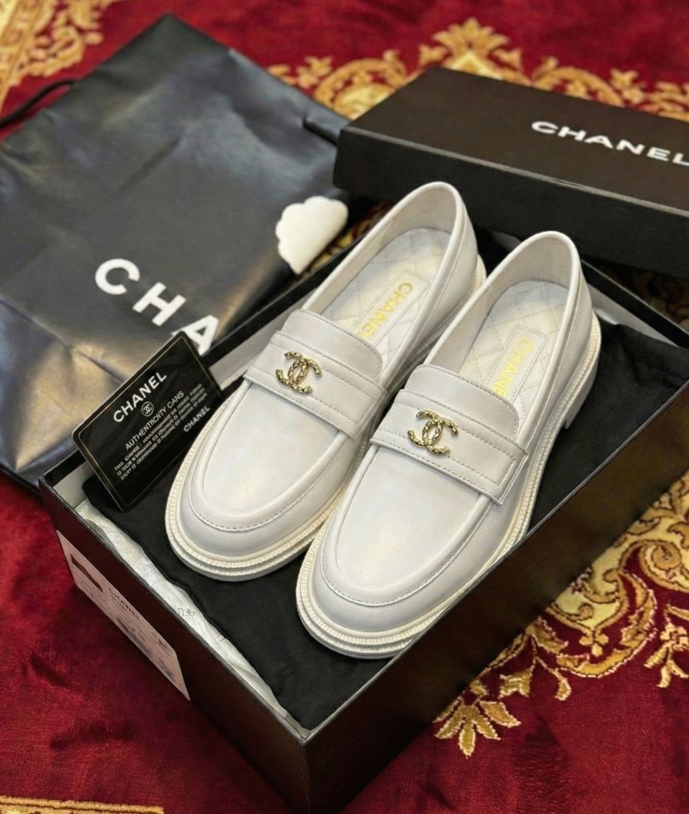 Chanel
class A with box 📦
Size 36 to 41